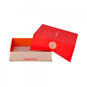 Buy cheap 2mm Thick Cake Paper Packaging Box With Custom Logo 15x15x5cm Size product