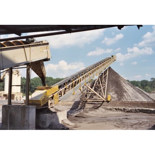 Tracked Mobile Stacker Wheeled Telescopic Stacker Conveyor OEM