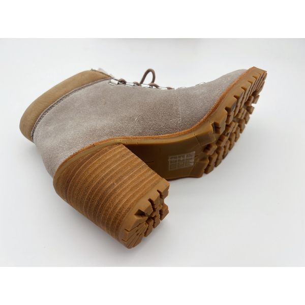 Soft Fleece Lace Up Waterproof Boots Womens Beige Ankle Boots ODM OEM