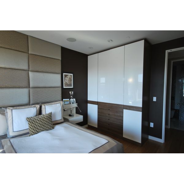 Exquisite Workmanship Wooden Wardrobe for Home Bedroom Customized Bedroom Furniture