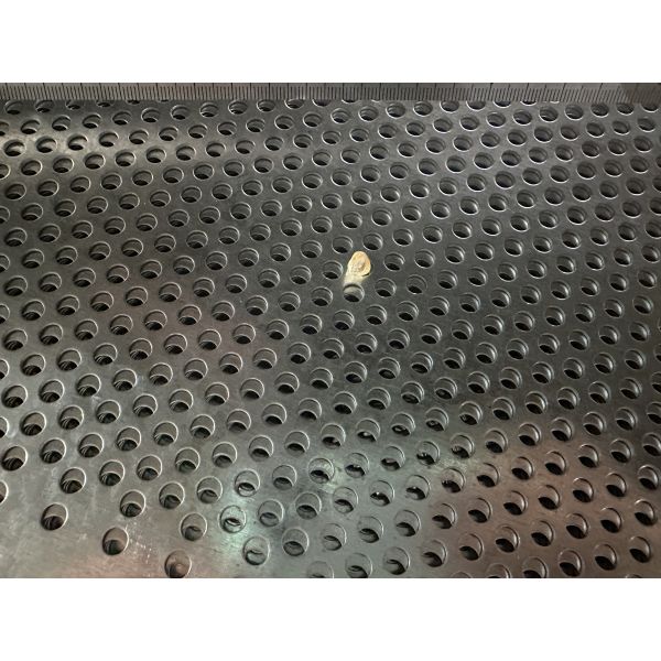 0.8mm Thick Galvanized Anti Slip Safety Perforated Grating Fence Partition