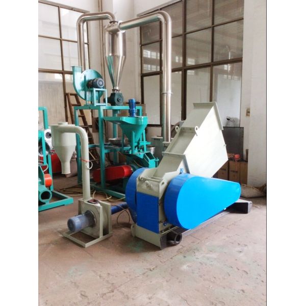 60 Mesh Wood Pulverizer Machine Dust Free Compact Structure Water Spray Cooling