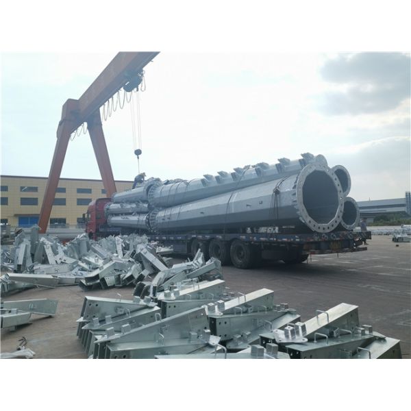 Power Transmission Hot Dip Galvanised Metal Pole 10-220KV With Crossarms And Ladder