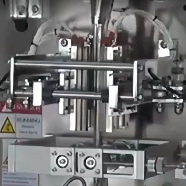 1.4kw Automatic Paste Packing Machine 220V Four Side Sealing Packing Machine