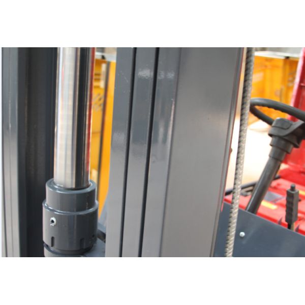2015 new designed electric forklift operated by battery