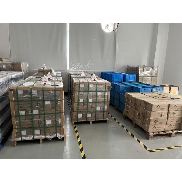 Solar Power Bank Lifepo4 Battery 25.6V 100Ah Lithium Iron Phosphate Battery Pack For Robots & AGVs