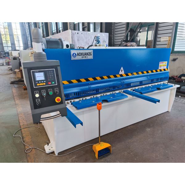 Hydraulic Metal Plate Swing Shearing Machine 4mm With E21S Controller