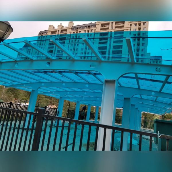 Blue Polycarbonate Solid Sheet Smooth Surface 100% Virgin Polycarbonate Resin Customizable Thickness UV Protection Included