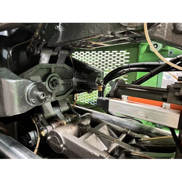 Welltec 190ton Desktop Injection Molding Machine Linear Motion Guide High Speed