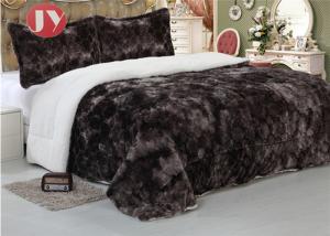 China Polyester Double Sided Quilt Comforter Faux Fur Fleece Throw , Soft Plush Blankets King Size 92*96 on sale